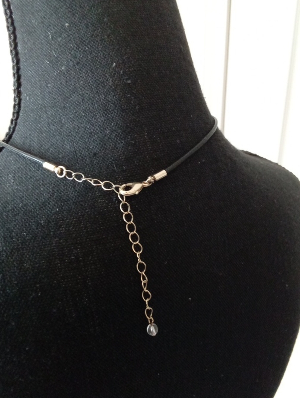 Flower Necklace - Picture 4 of 6
